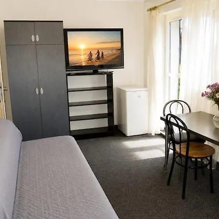 For 3 People Near The Sea, Apartamento